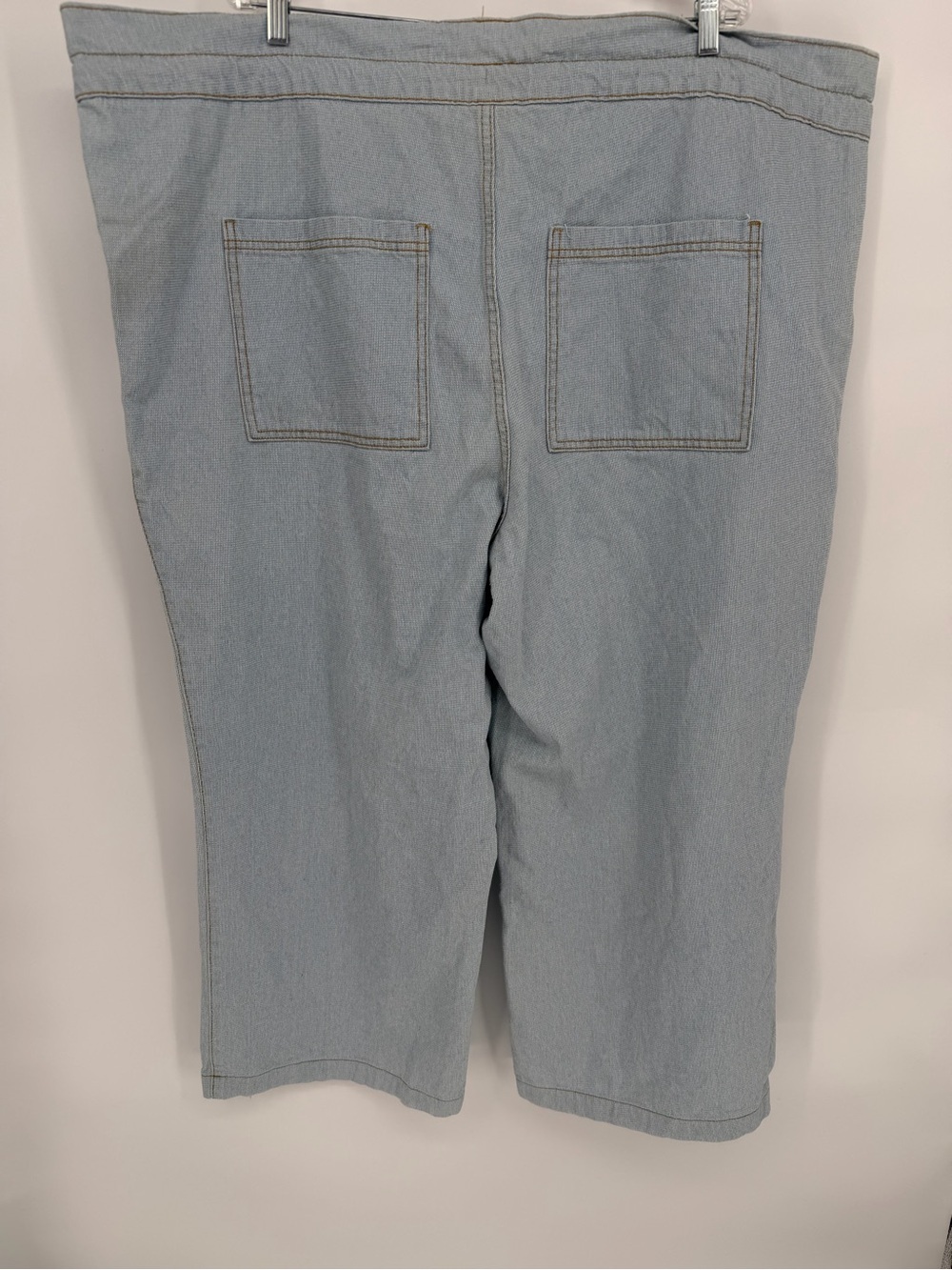 Universal Thread Light Blue Denim Capris - Picture 5 of 8